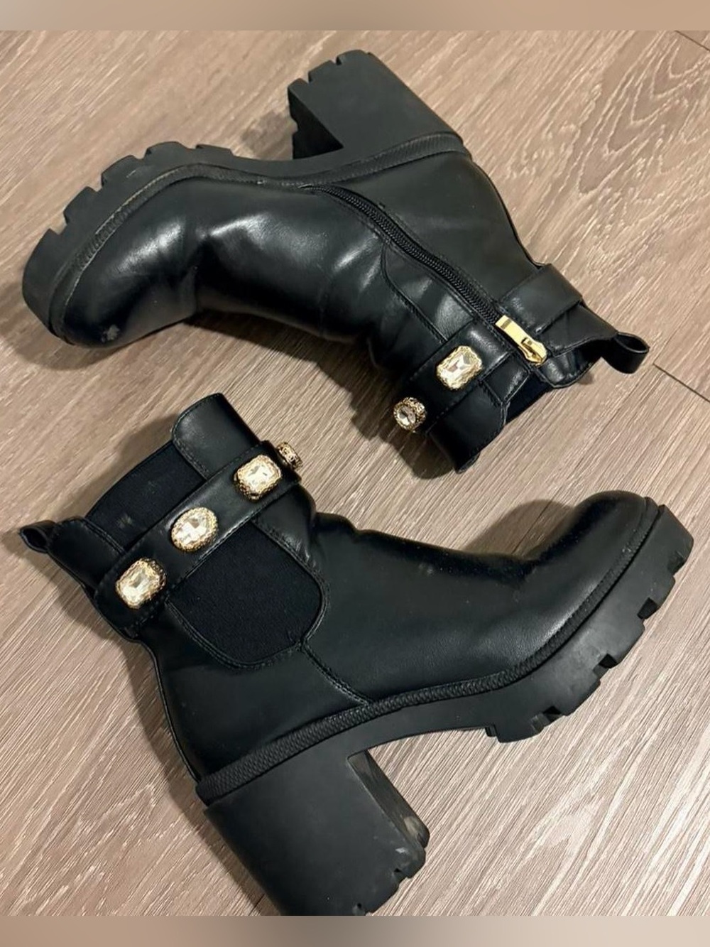 Nasty gal embellished Chelsea boot - Picture 2 of 8